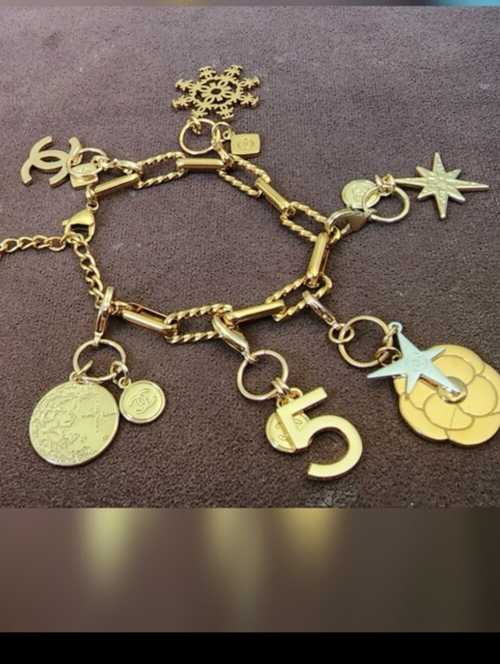 Authentic Chanel 6 Pcs Gold Tone Holiday Charm Bracelet New, Read Describtion.
